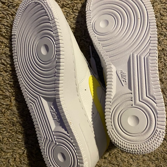 Women’s Nike AF-1 - Picture 6 of 6